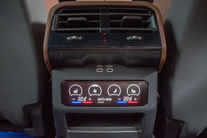 BMW Řada 5 540d xDrive ///M*HK*ČR*ZÁRUKA - fotka 16 z 55
