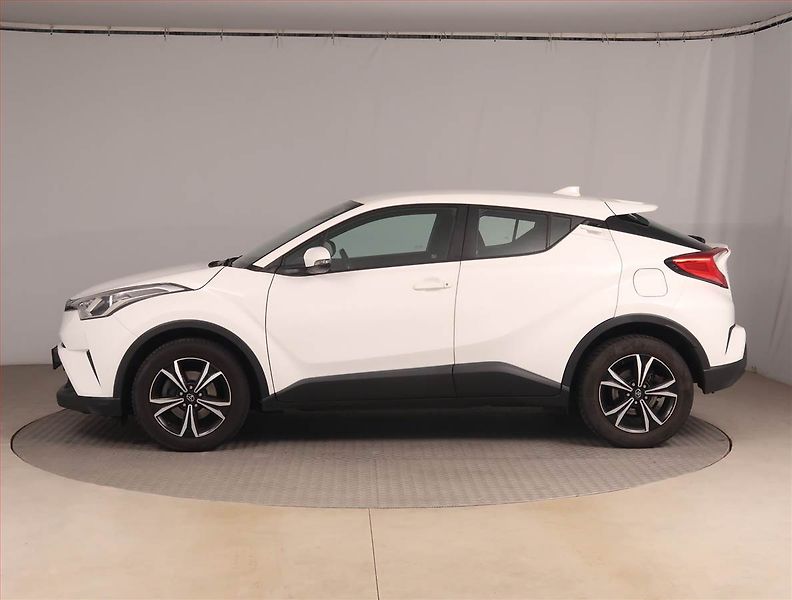 Toyota C-HR (2018) 1.2 Turbo, Navi, Tempomat - fotka 3 z 16