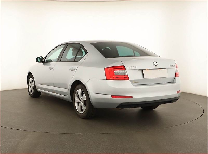 Škoda Octavia (2013) 2.0 TDI, Xenony, Tempomat - fotka 4 z 13