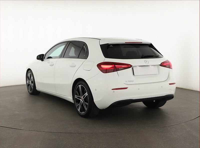 Mercedes-Benz Třídy A (2025) A 200 - fotka 4 z 25
