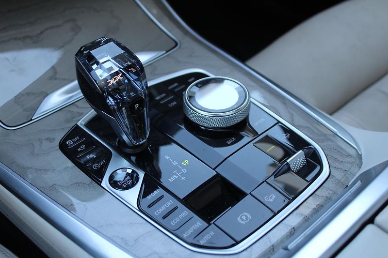 BMW X5 M50d - fotka 17 z 27
