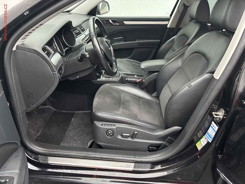 Škoda Superb (2014) 2.0 TDi, ČR, Elegance - fotka 9 z 19
