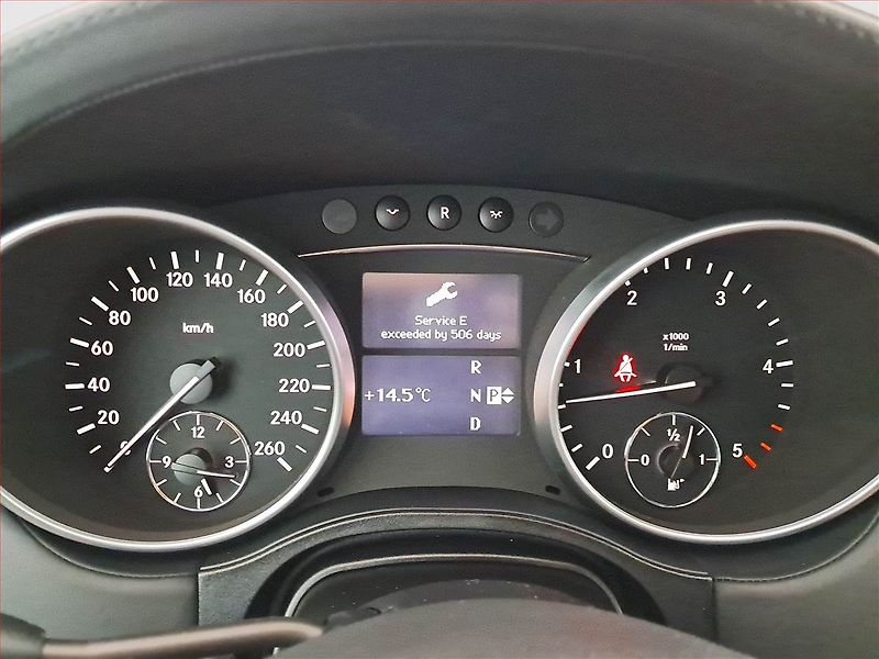 Mercedes-Benz Třídy M (2008) ML 420 CDI - fotka 11 z 17