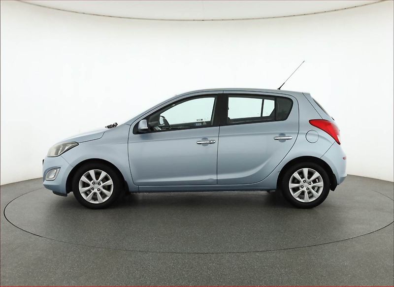 Hyundai i20 (2012) 1.2, Serv.kniha, Tempomat - fotka 3 z 17