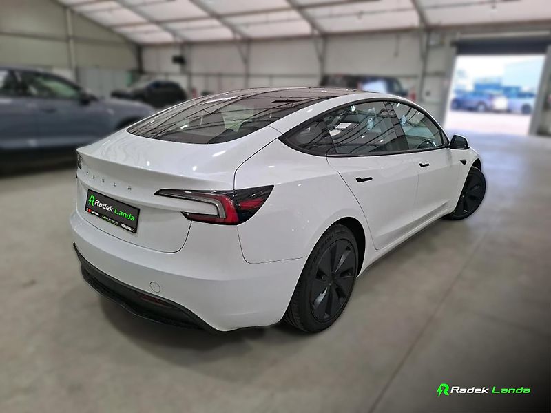 Tesla Model 3 (2024) RWD Highland | HW4 | LFP - fotka 2 z 6