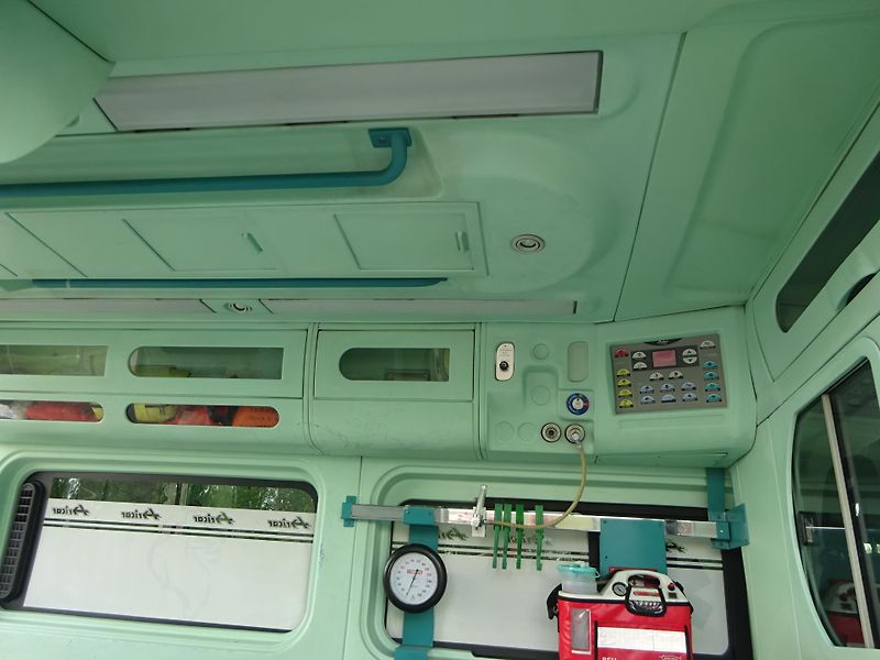 Fiat Ducato 3.0JTD VYBAVENÝ SANITNÍ VŮZ - fotka 18 z 28