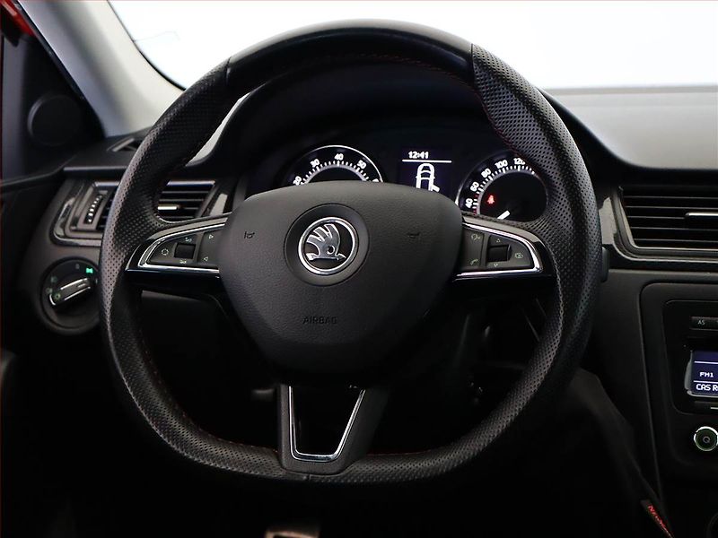 Škoda Rapid (2015) Spaceback 1.2 TSI, Xenony - fotka 13 z 15