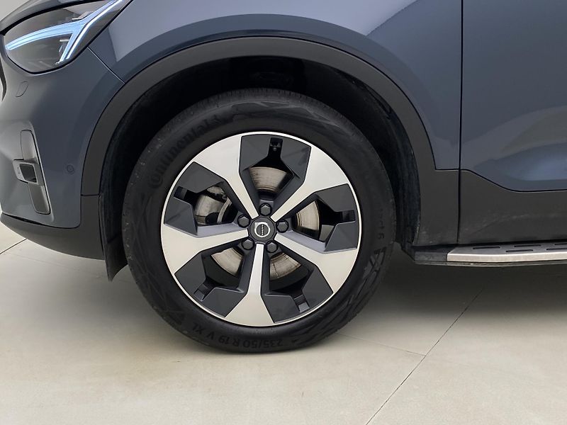 Volvo XC40 B4 DARK ULTRA AUT CZ - fotka 37 z 56