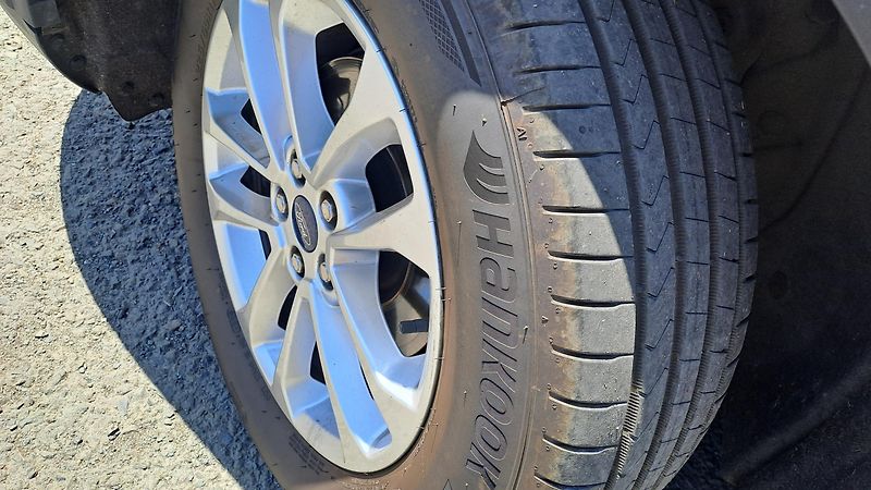 Ford Kuga 2.0 EcoBlue AWD Titanium X - fotka 19 z 33