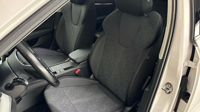 Škoda Octavia 1.5 TSI Style Combi - fotka 15 z 26