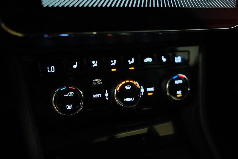 Škoda Superb - fotka 23 z 29