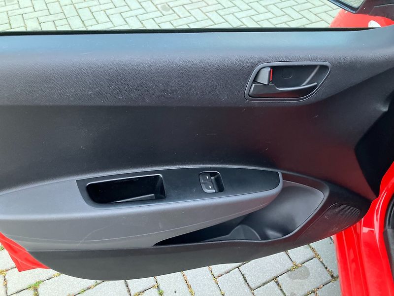 Hyundai i10 (2019) 1.0 FAMILY CLUB KLIMA 1.MAJ.ČR - fotka 15 z 22