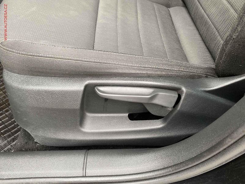 Škoda Octavia (2016) 1.6TDi, Style, bixen, navi - fotka 14 z 18