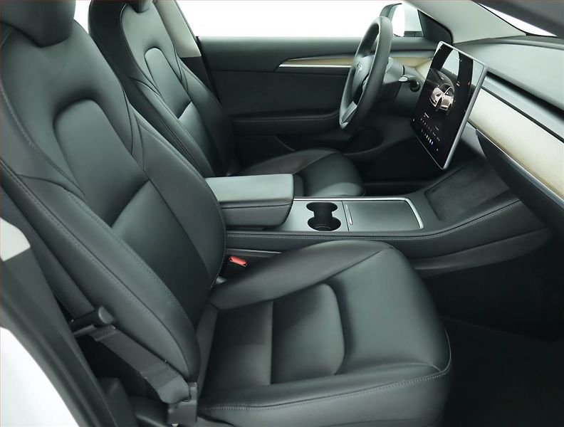 Tesla Model 3 (2022) Long Range 4WD 79kWh, SoH 90% - fotka 9 z 23