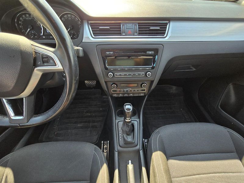 Škoda Rapid (2014) 1.6 TDi 66kw Elegance DSG,nová - fotka 15 z 23