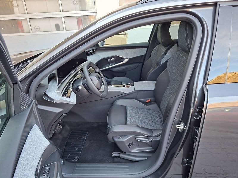 Peugeot 5008 (2026) ALLURE Hybrid 145 e-DCS6 - fotka 8 z 15