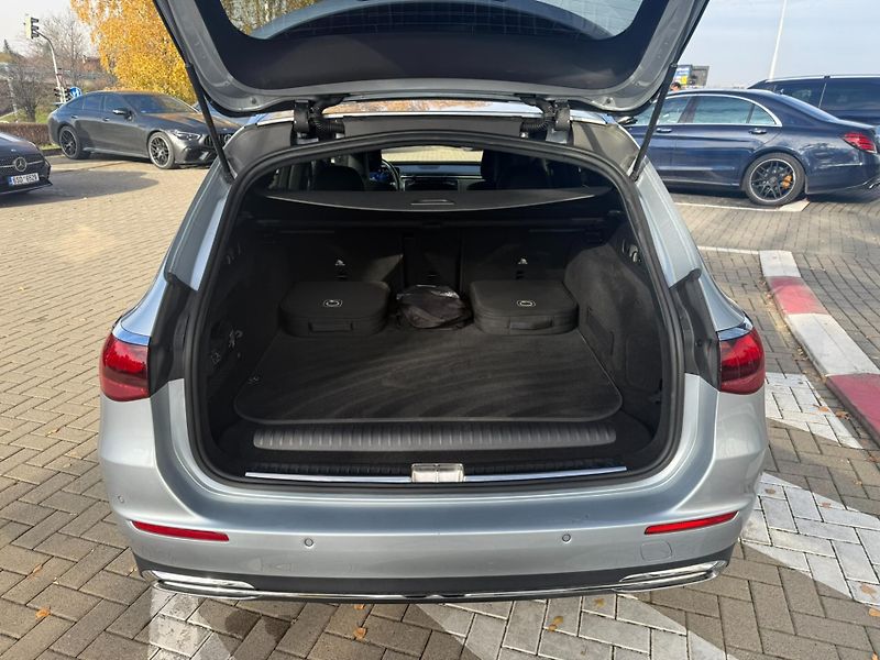 Mercedes-Benz Třídy E (2024) E 300 de 4MATIC kombi - fotka 21 z 23