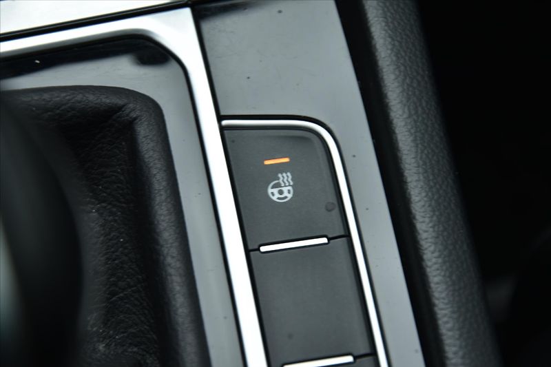 Volkswagen Passat 2.0TDi 140kW 4MOTION HIGHLINE - fotka 21 z 25