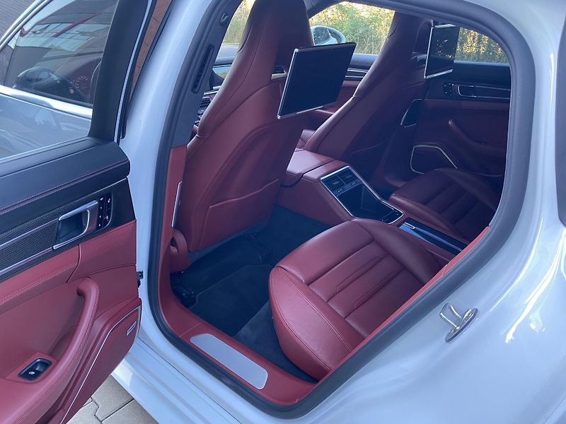 Porsche Panamera (2017) TURBO - fotka 13 z 17