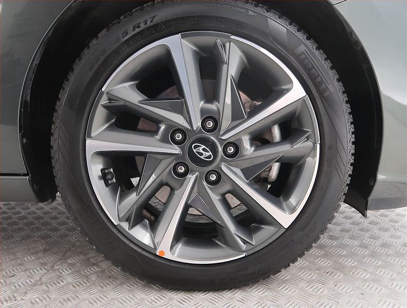 Hyundai i30 (2022) 1.5 T-GDI MHEV - fotka 15 z 20