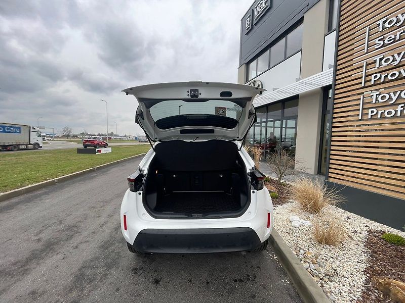 Toyota Yaris Cross 1.5 130k FWD Hybrid Style - fotka 14 z 28