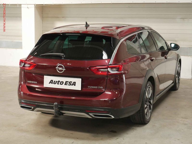 Opel Insignia (2018) 2.0 CDTI 4x4, 2.maj, LED - fotka 6 z 22