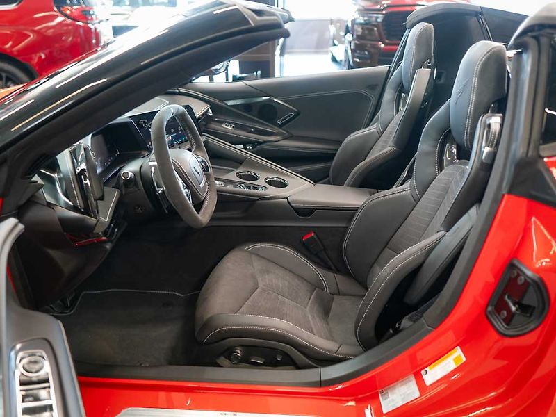 Chevrolet Corvette (2026) 6.2 Cabrio 3LT Z51 Facelift - fotka 15 z 43