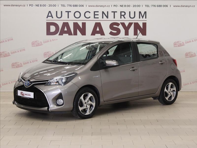 Toyota Yaris 1,5 i Hybrid Comfort At. - fotka 1 z 31