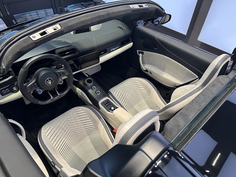 Maserati MC20 (2023) Cielo 630HP  - fotka 21 z 29