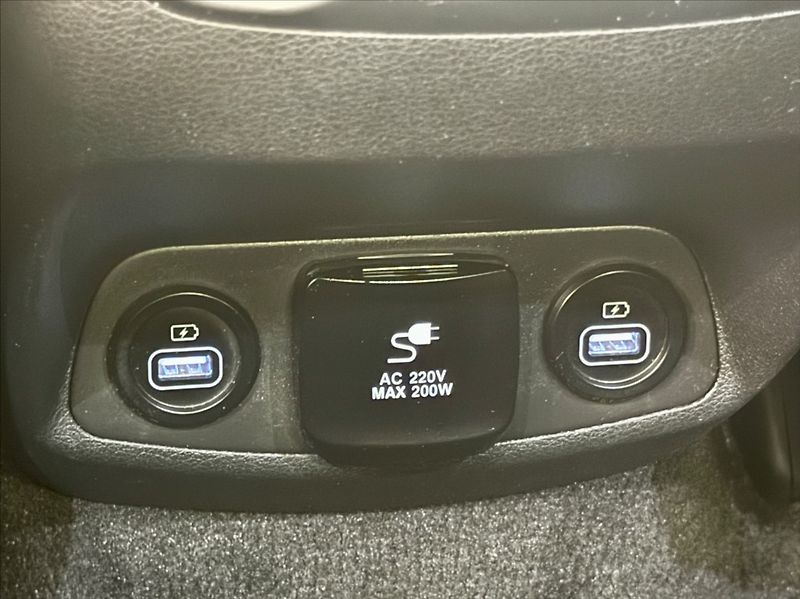 Hyundai Santa Fe 2,2 CRDI STYLE PREMIUM PANORAM - fotka 14 z 22
