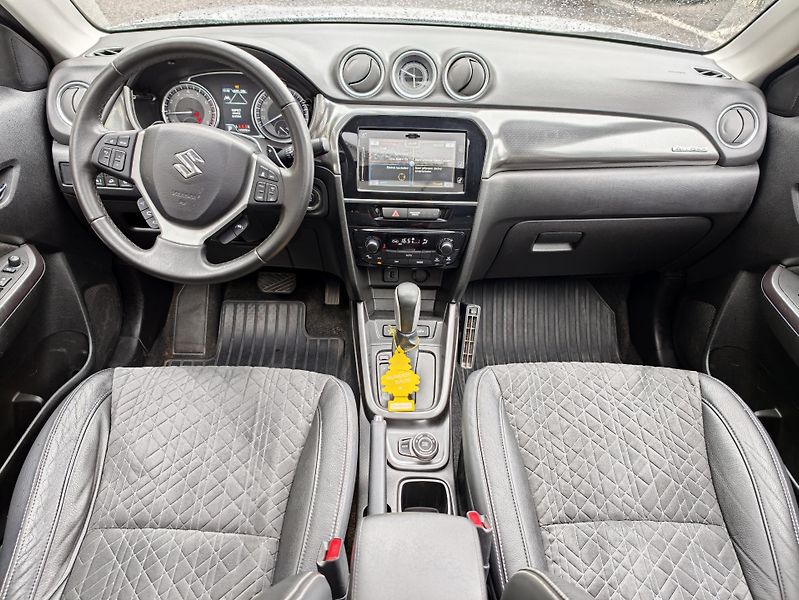 Suzuki Vitara 1,4T Aut. Elegance 4x4 - fotka 24 z 30