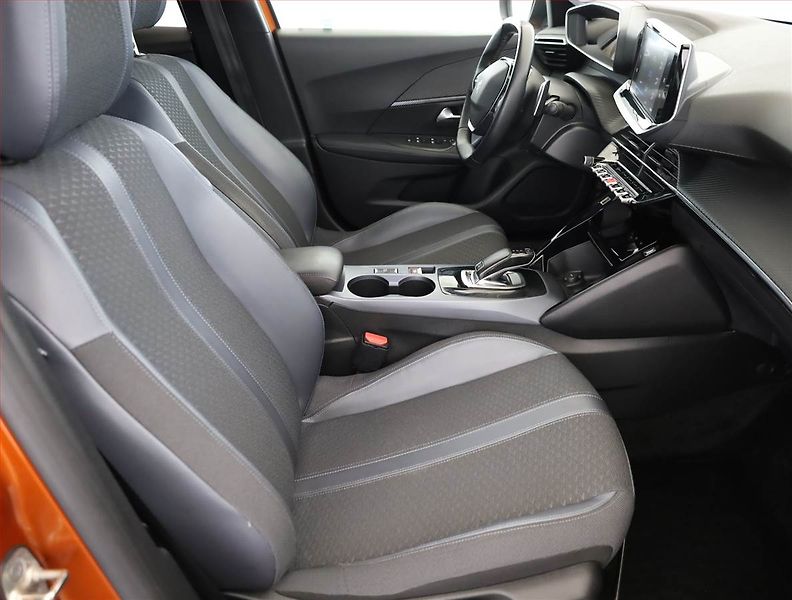 Peugeot 2008 (2020) 1.5 BlueHDi, Automat, ČR,1.maj - fotka 7 z 18