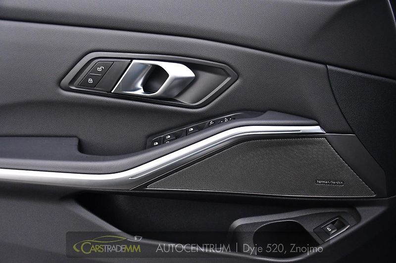 BMW Řada 3 320d xD M-SPORT PANORAMA H/K  - fotka 28 z 57