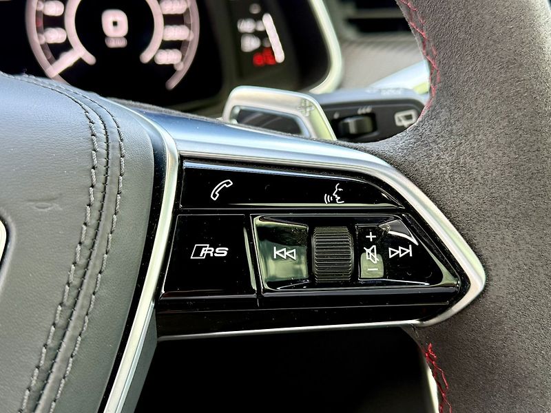 Audi RS 6 (2022) Avant TFSI 441 kW quattro - fotka 35 z 53