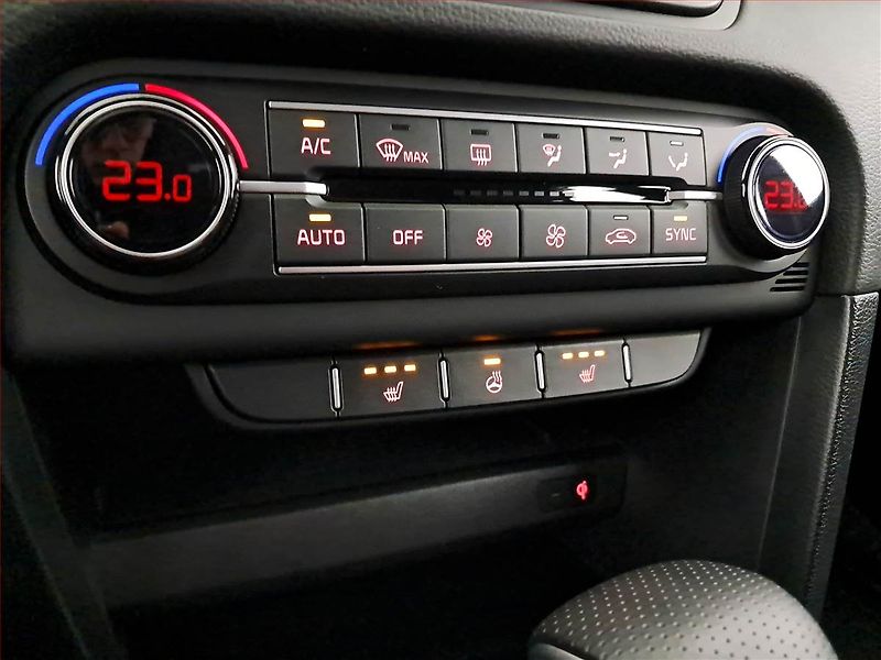Kia Ceed (2025) GT Line 1.5 T-GDI - fotka 19 z 22
