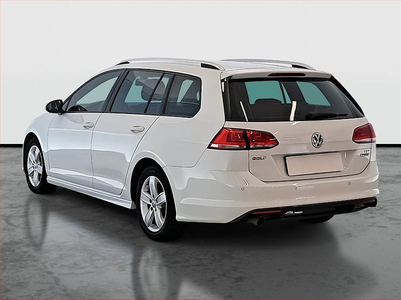 Volkswagen Golf (2017) R-Line 1.2 TSI, Park. senzory - fotka 4 z 16