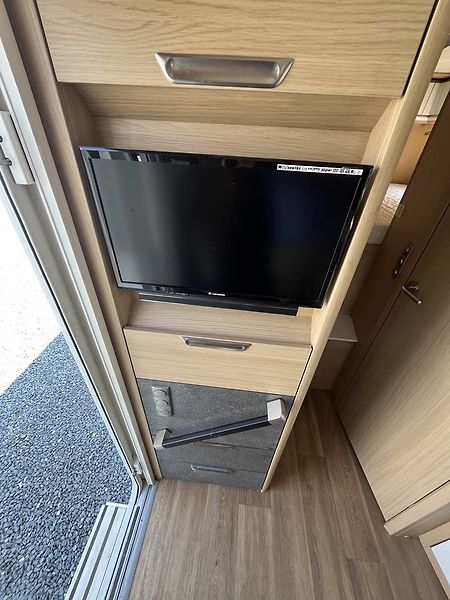 Niesmann+Bischoff iSmove 6.9Q - fotka 13 z 23