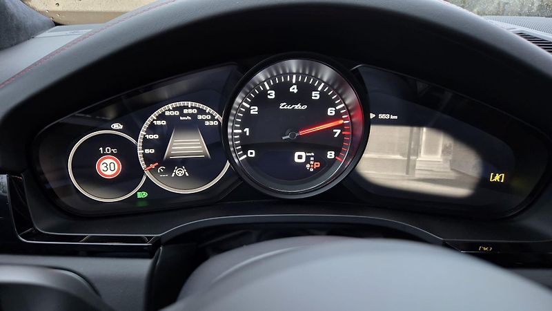 Porsche Cayenne (2019) Porsche Cayenne Turbo V8 - fotka 9 z 20
