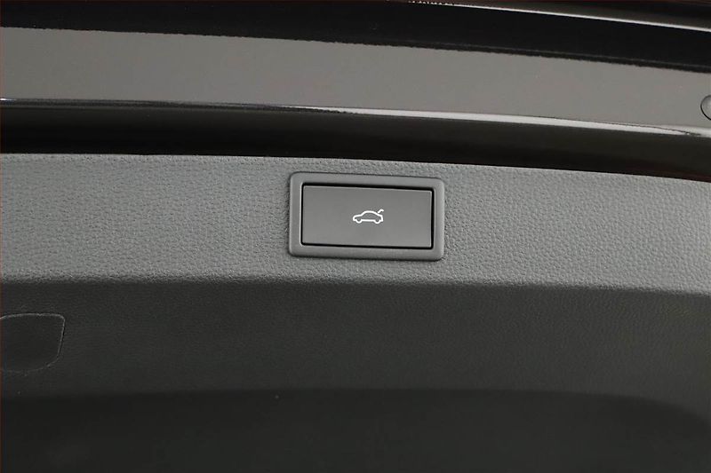 Škoda Karoq (2025) 1.5 TSI, Top Selection, AT, AC - fotka 17 z 17