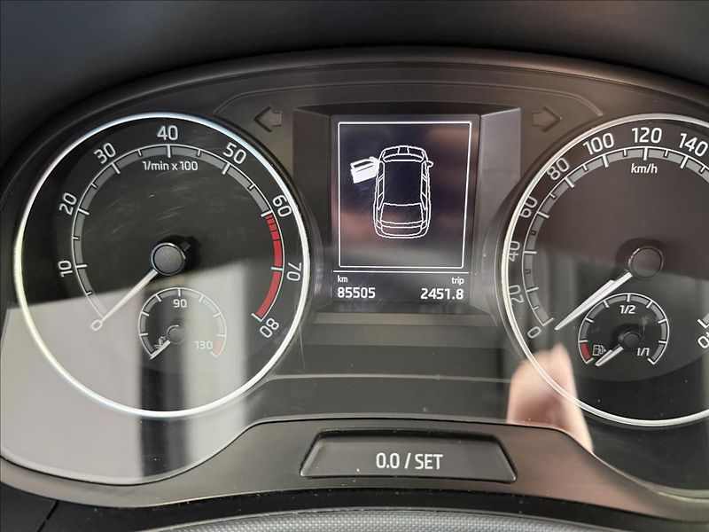 Škoda Fabia 1,0   TSI 70kW,ČR,SERVISKA - fotka 10 z 18