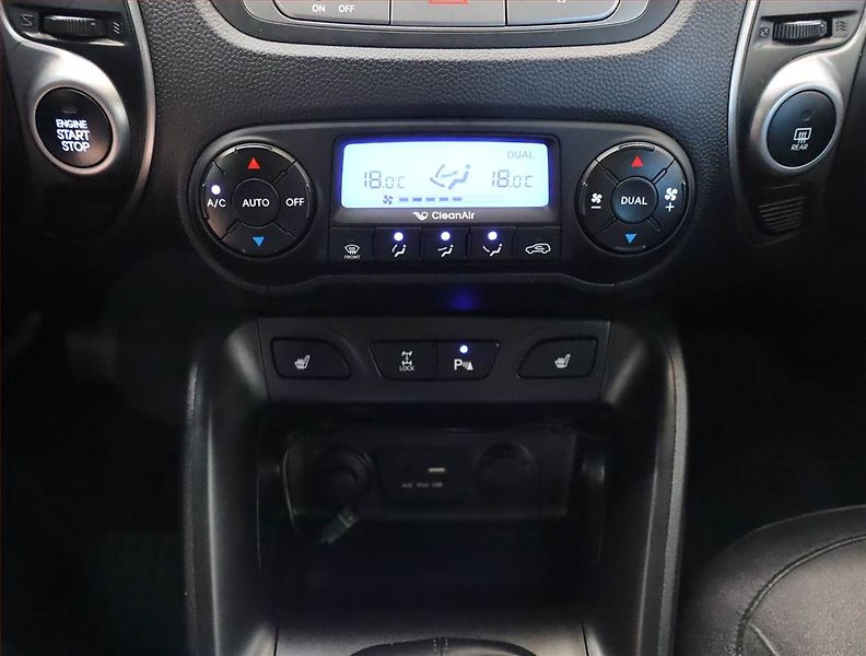 Hyundai ix35 (2015) 2.0 CRDi, 4X4, Serv.kniha - fotka 19 z 21