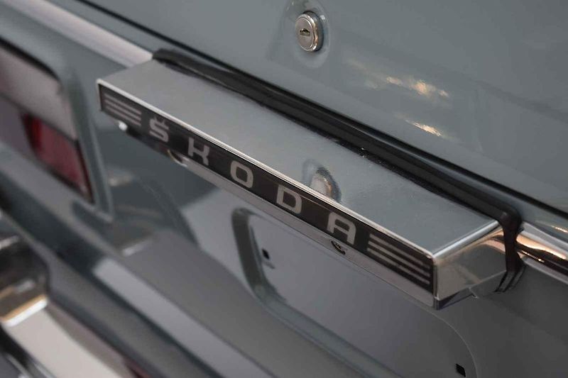 Sedan Škoda 720 je kompletní a provozuschopný