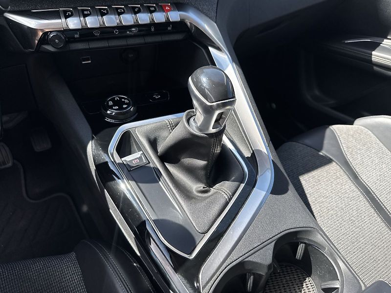 Peugeot 5008 (2017) 2.0 TDI - fotka 25 z 31