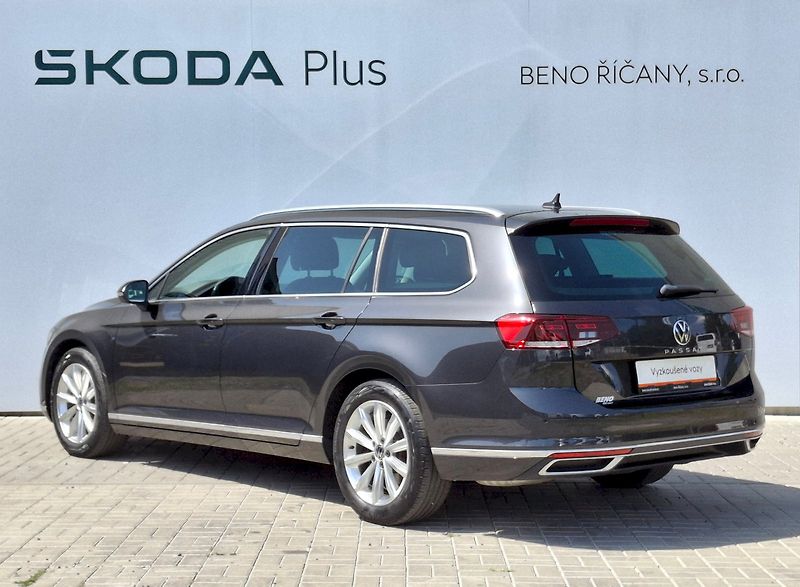 Volkswagen Passat (2023) Variant Elegance DSG 1,5TSi 11 - fotka 10 z 33