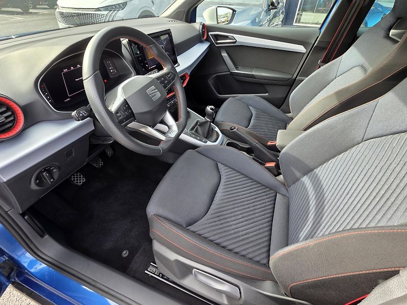 Seat Arona (2025) 1.0 TSi 115 FR MAN6 - fotka 9 z 28