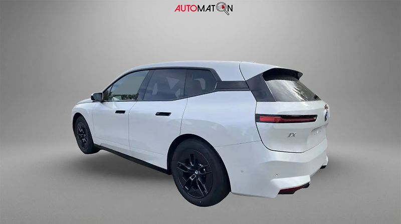 BMW iX xDrive45 Vzduch HuD 360 DA Pro - fotka 5 z 8
