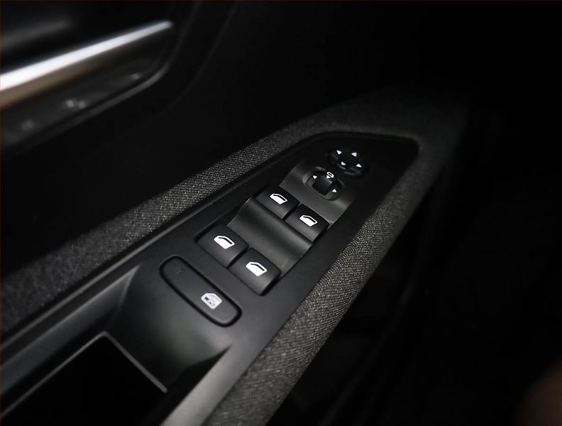 Peugeot 5008 (2021) 1.5 BlueHDi, 7 míst, Tempomat - fotka 14 z 18