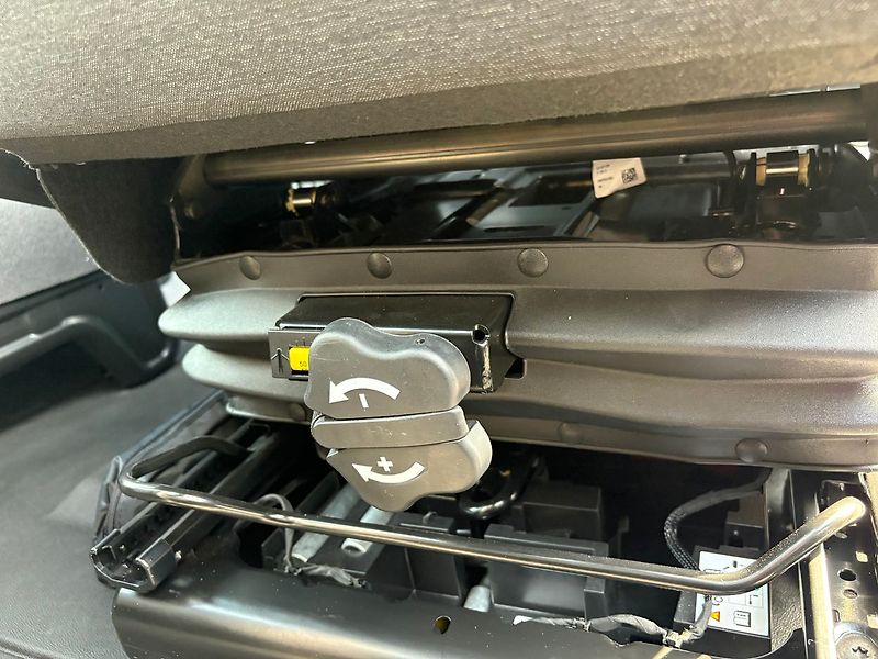 Renault Master (2026) 170k, 10EP, Spaní, Hydr.čelo - fotka 15 z 23