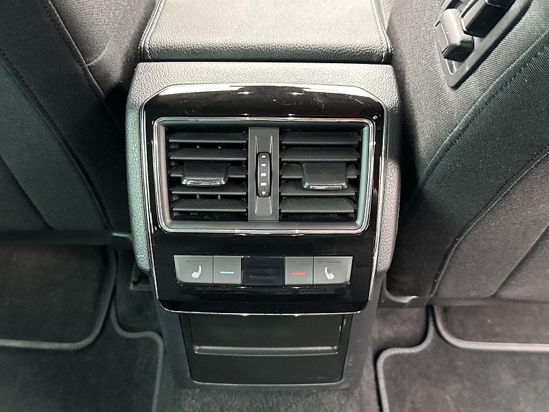 Škoda Superb (2022) Combi 2.0 TDI DSG Style - fotka 27 z 36