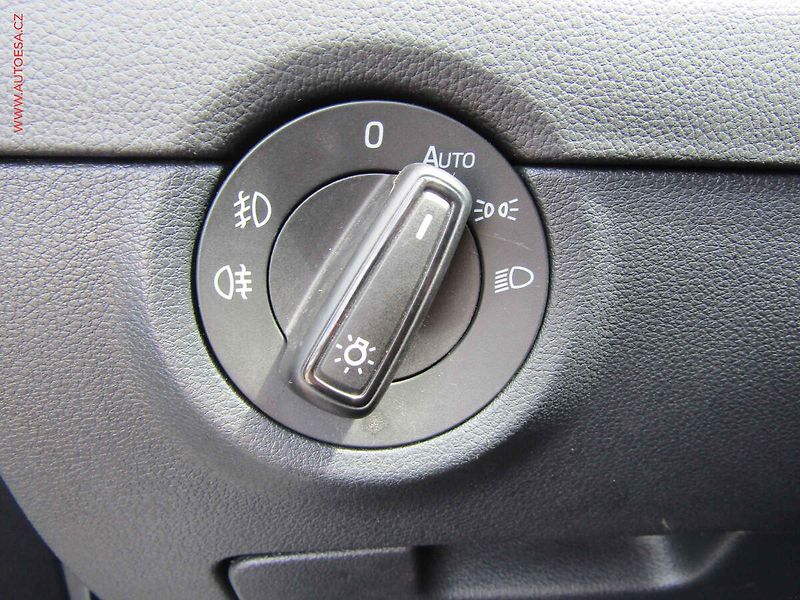Škoda Octavia (2014) 2.0TDi, Bixen, navi - fotka 12 z 20